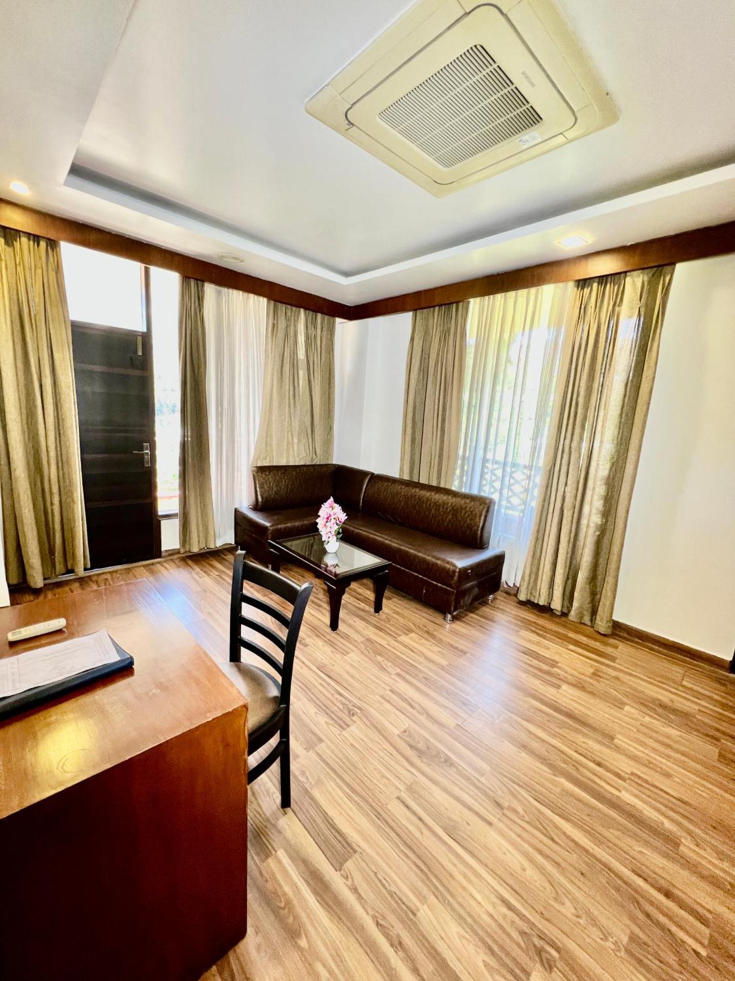 Sea Hawk - Luxury Hill Resort 4 Mins From Bhimtal Lake Zewnętrze zdjęcie