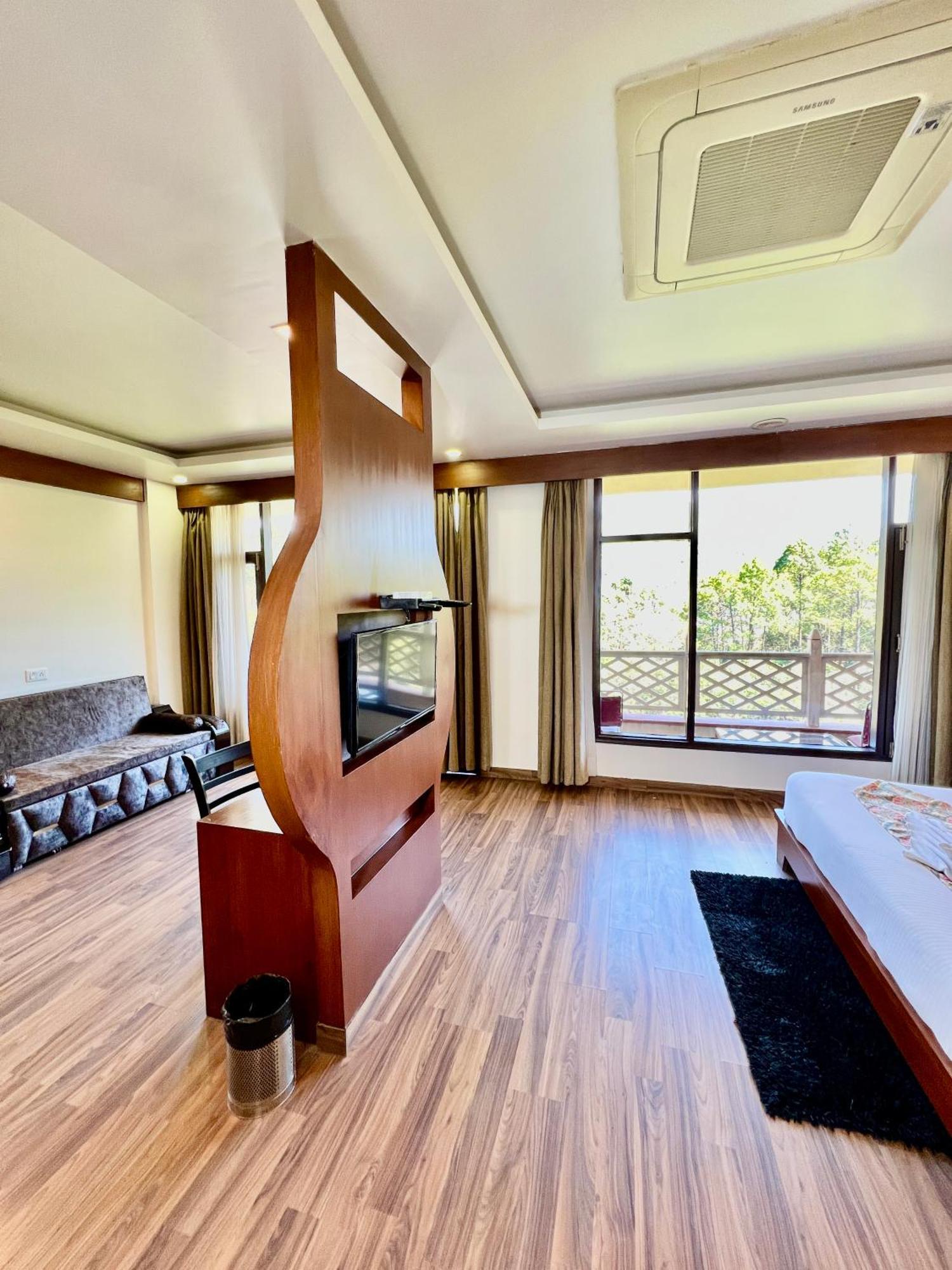 Sea Hawk - Luxury Hill Resort 4 Mins From Bhimtal Lake Zewnętrze zdjęcie