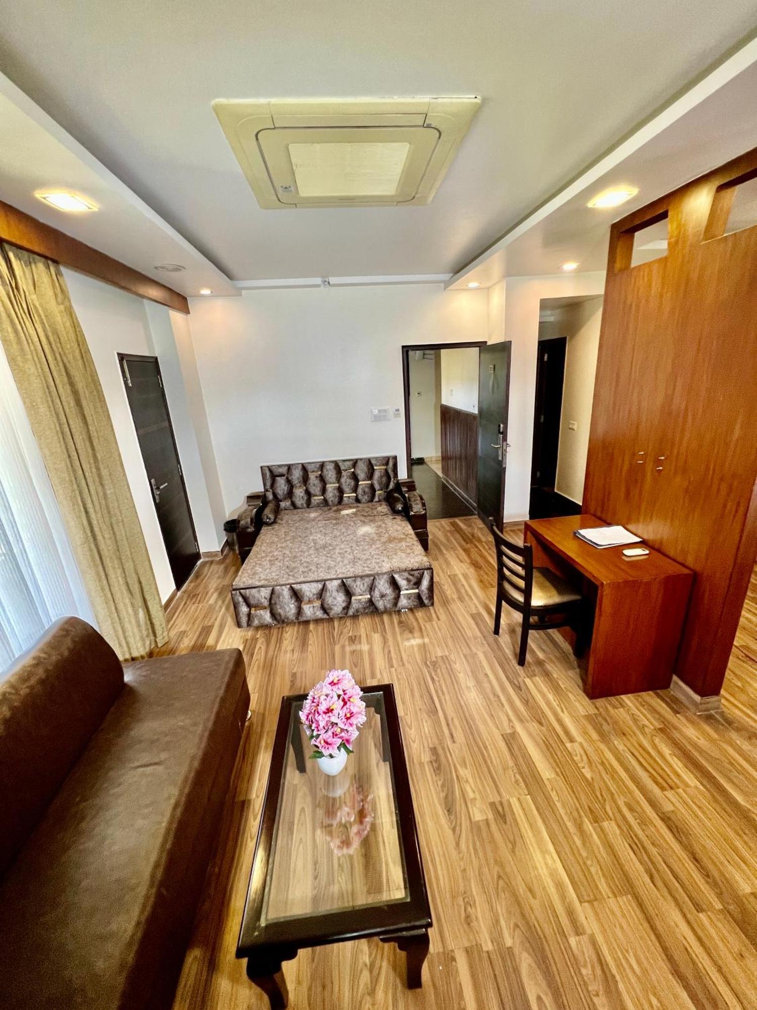 Sea Hawk - Luxury Hill Resort 4 Mins From Bhimtal Lake Zewnętrze zdjęcie