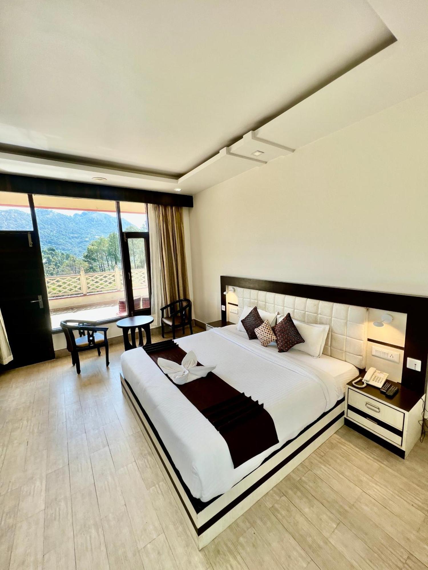 Sea Hawk - Luxury Hill Resort 4 Mins From Bhimtal Lake Zewnętrze zdjęcie