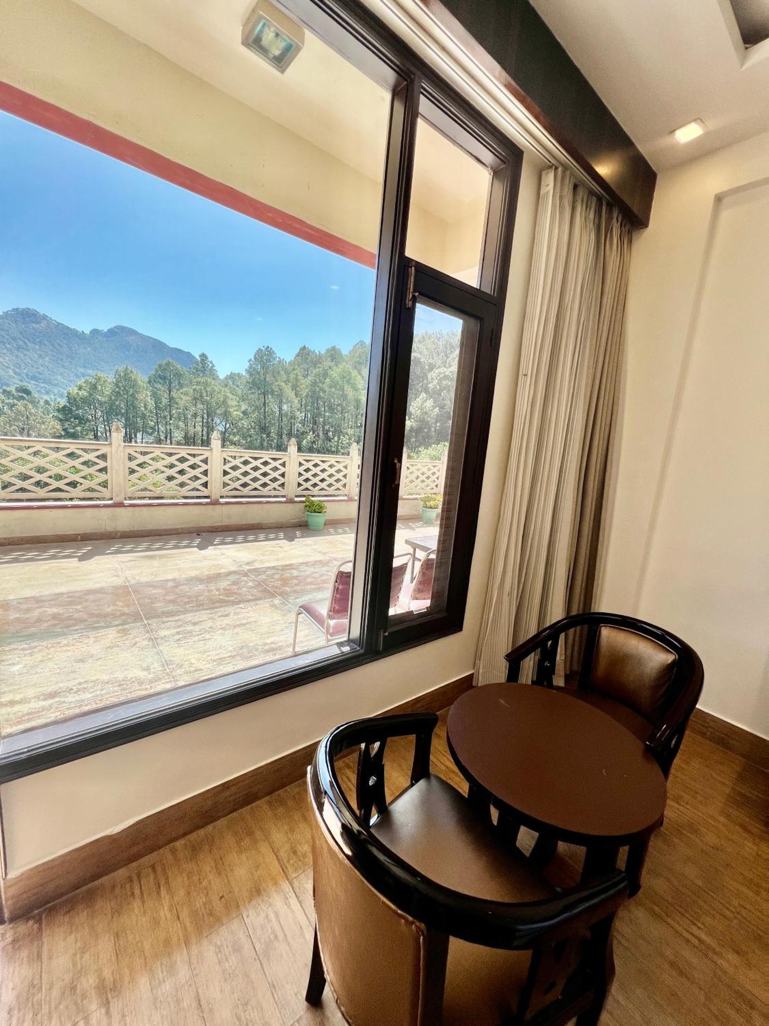Sea Hawk - Luxury Hill Resort 4 Mins From Bhimtal Lake Zewnętrze zdjęcie