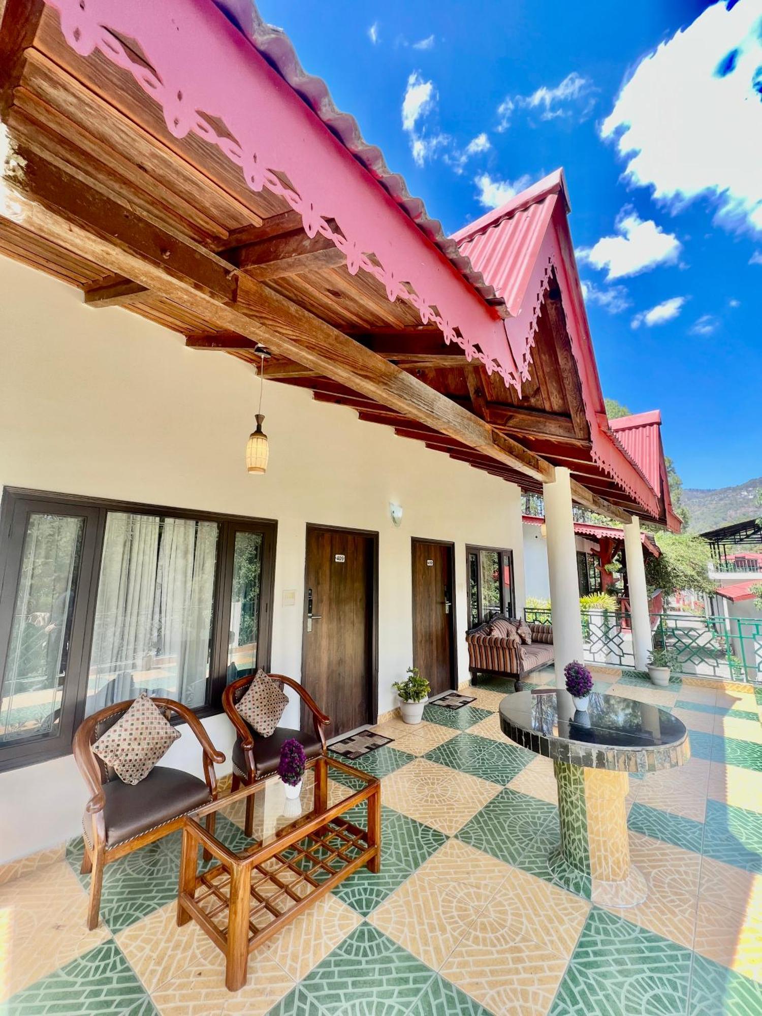 Sea Hawk - Luxury Hill Resort 4 Mins From Bhimtal Lake Zewnętrze zdjęcie