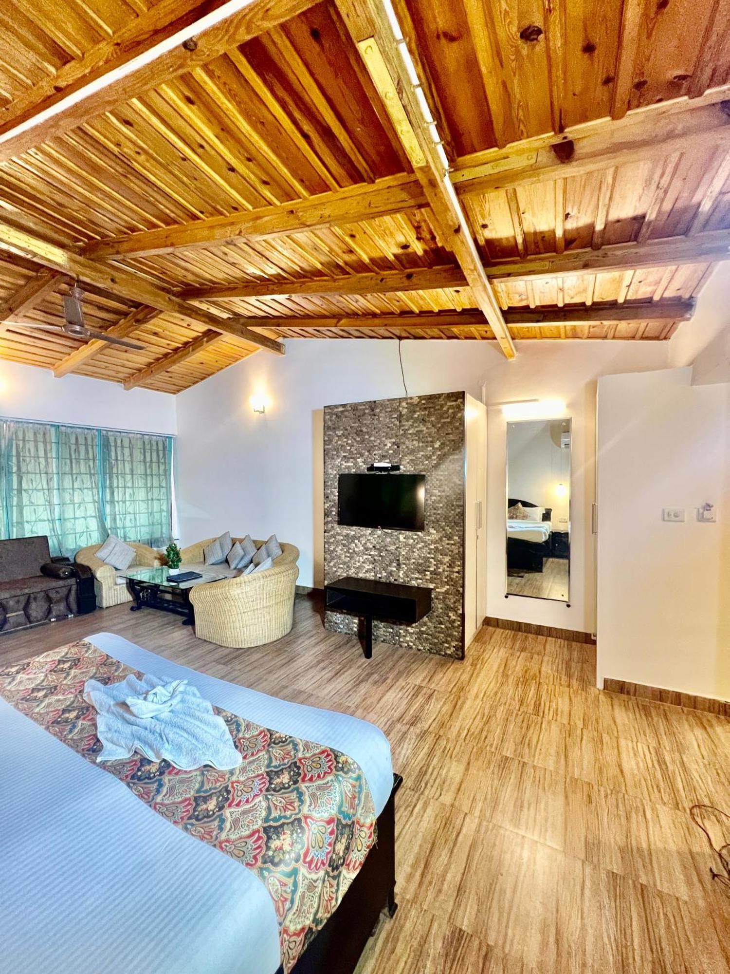 Sea Hawk - Luxury Hill Resort 4 Mins From Bhimtal Lake Zewnętrze zdjęcie