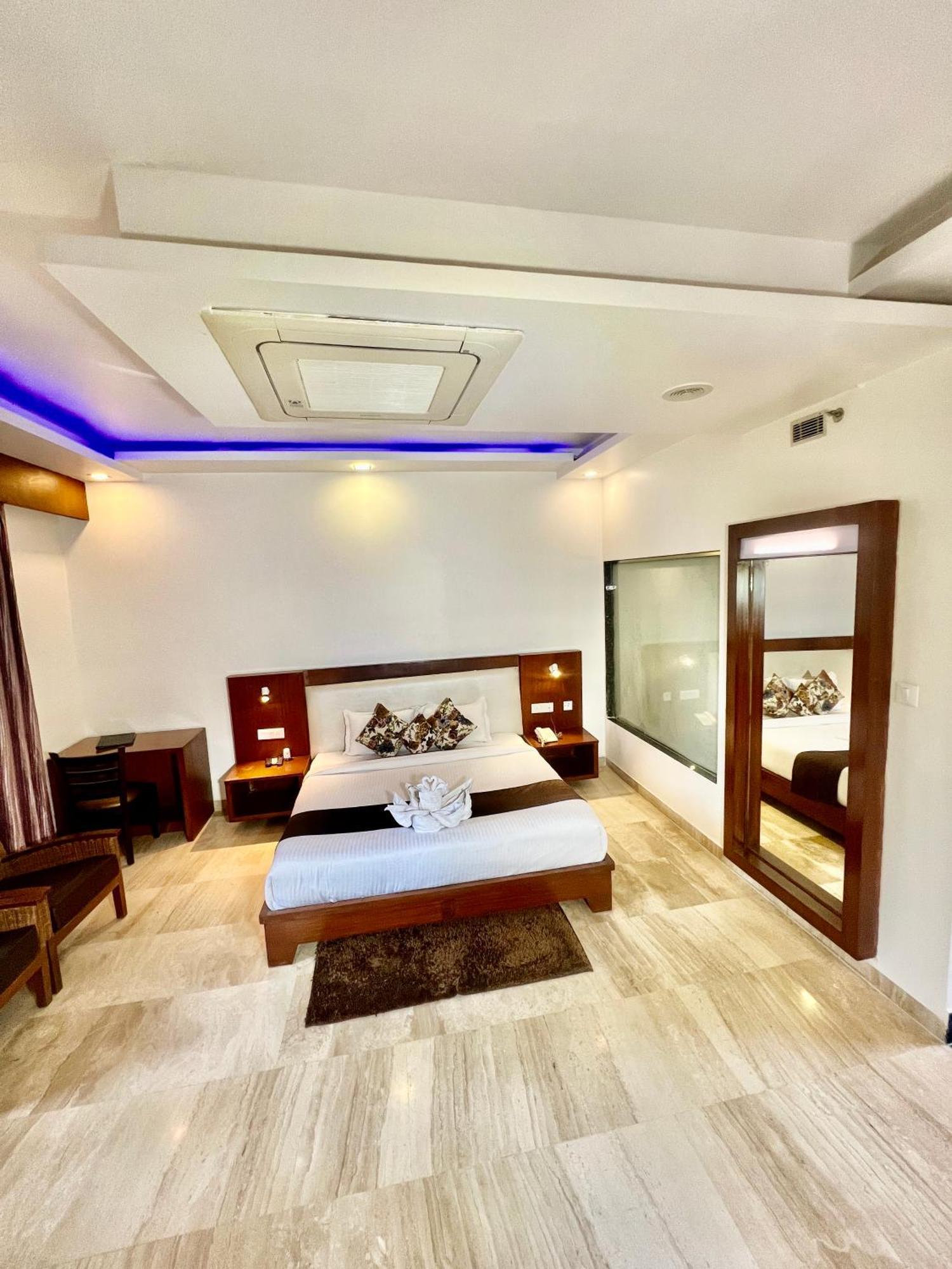 Sea Hawk - Luxury Hill Resort 4 Mins From Bhimtal Lake Zewnętrze zdjęcie