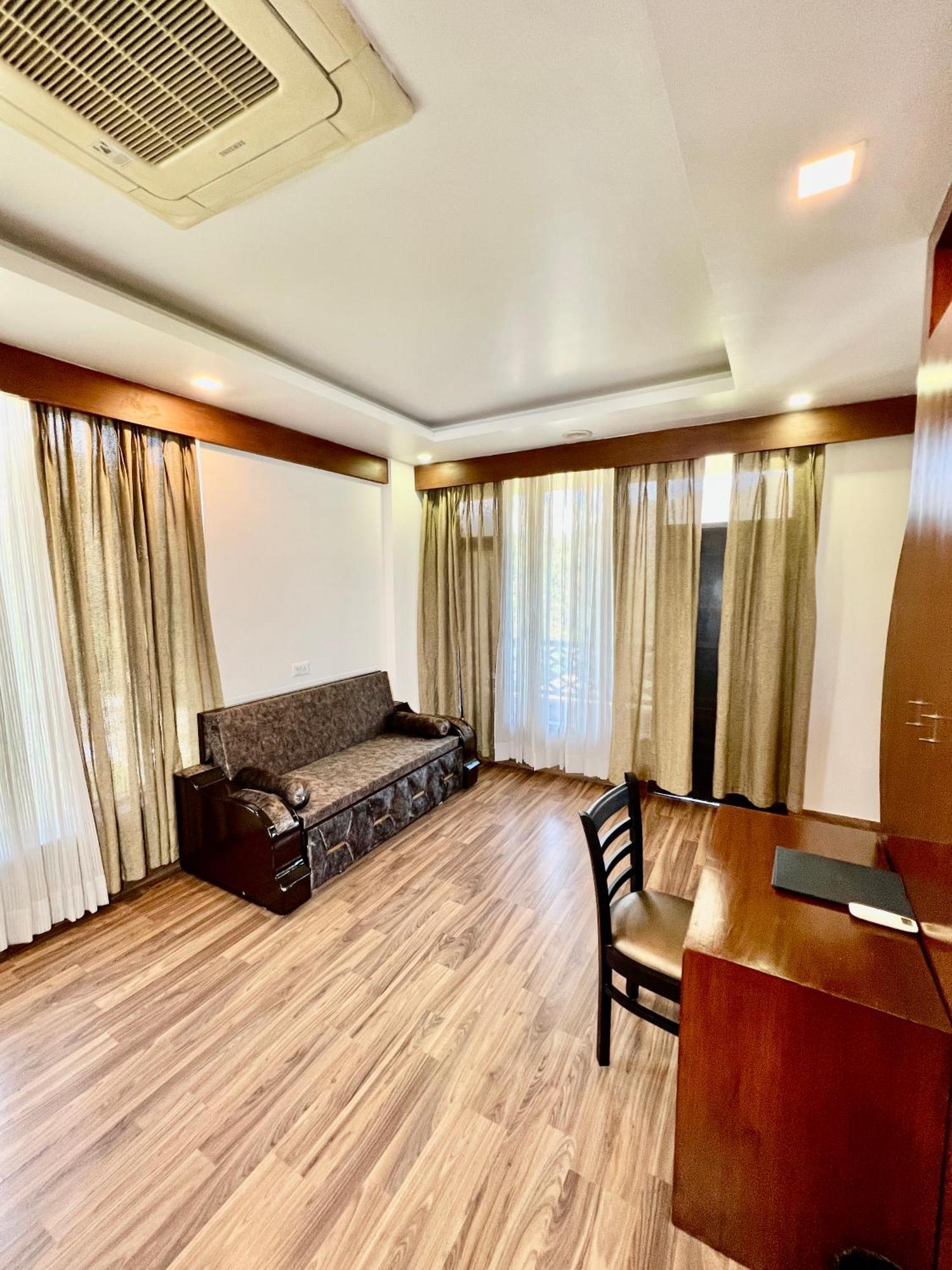 Sea Hawk - Luxury Hill Resort 4 Mins From Bhimtal Lake Zewnętrze zdjęcie