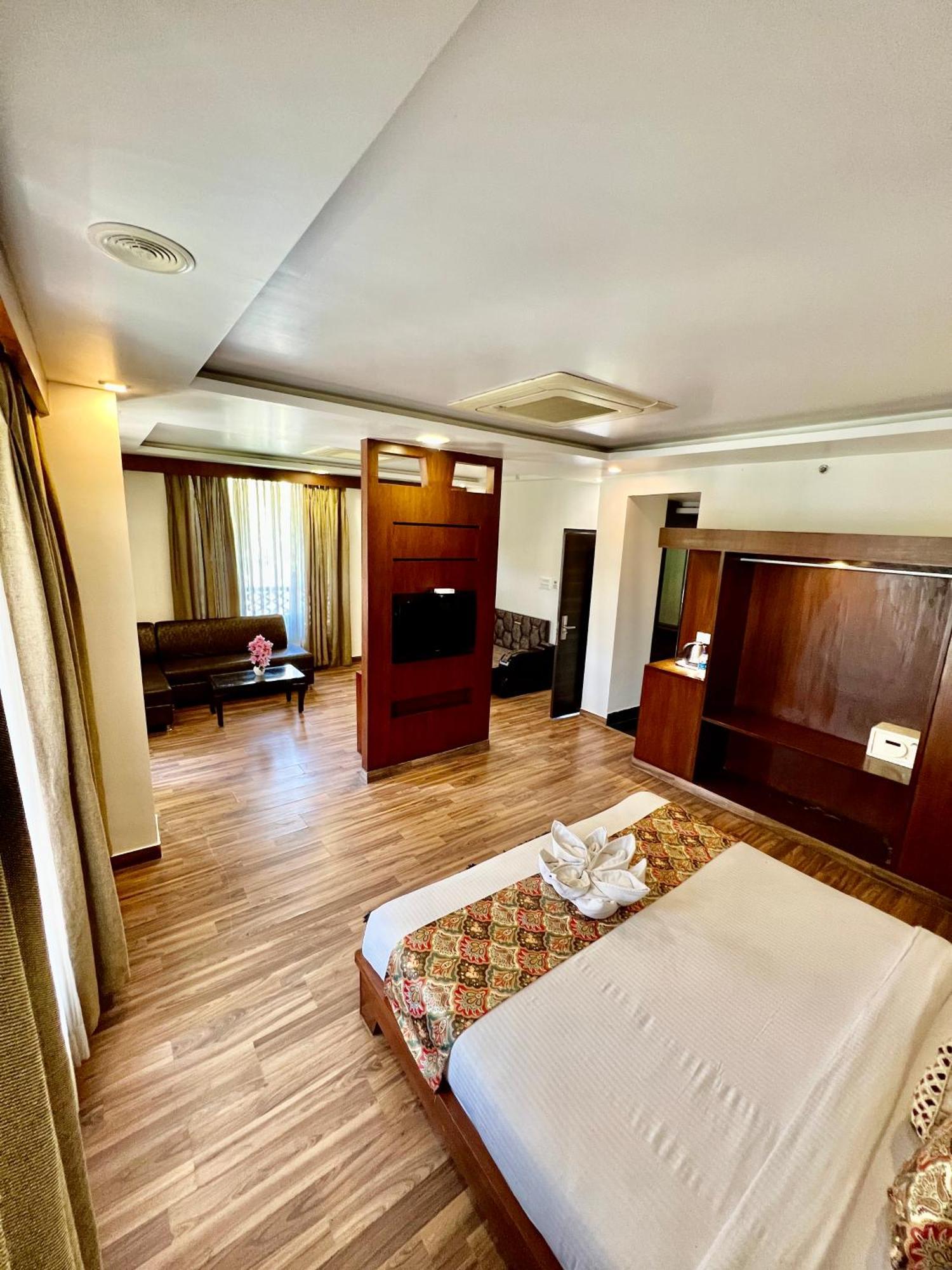 Sea Hawk - Luxury Hill Resort 4 Mins From Bhimtal Lake Zewnętrze zdjęcie