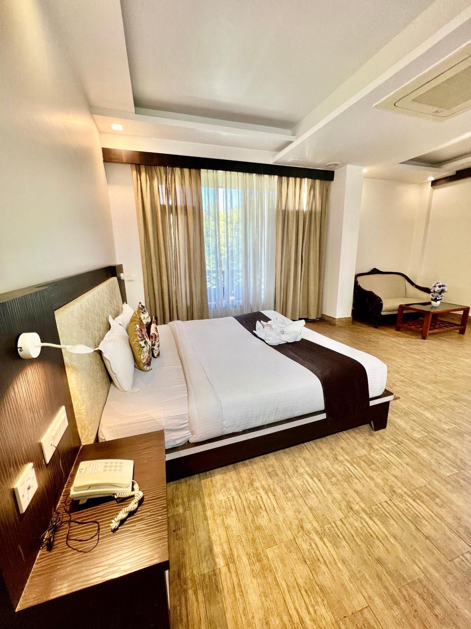 Sea Hawk - Luxury Hill Resort 4 Mins From Bhimtal Lake Zewnętrze zdjęcie
