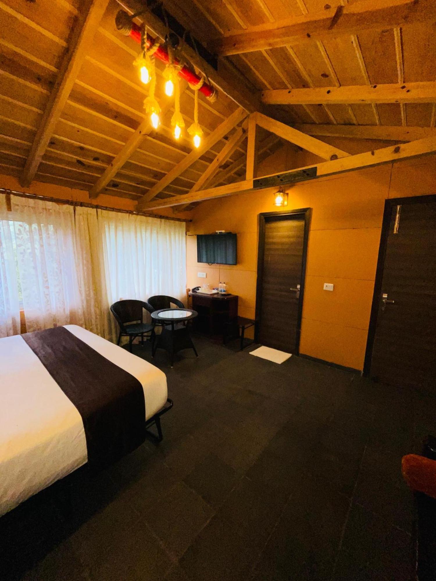 Sea Hawk - Luxury Hill Resort 4 Mins From Bhimtal Lake Zewnętrze zdjęcie